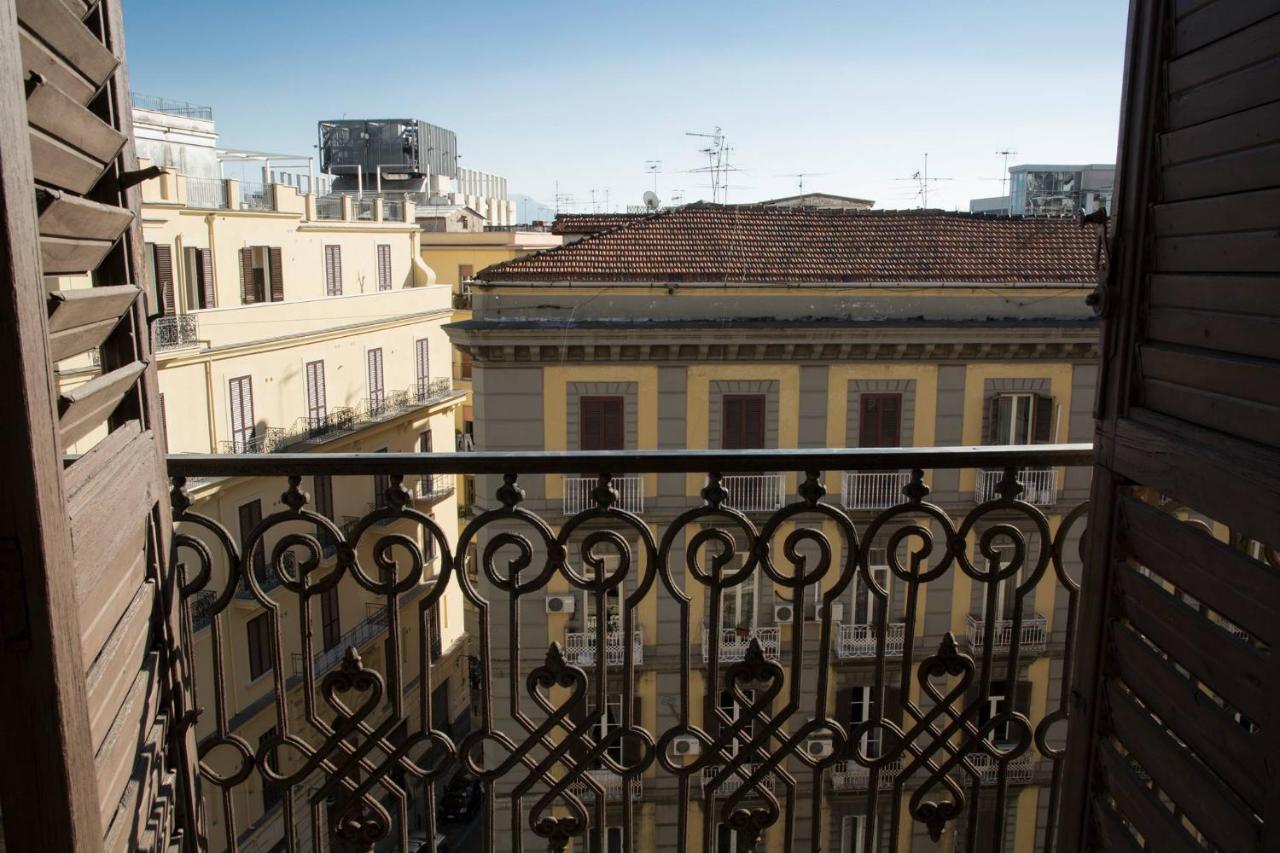 Bnb Al Centro E Meglio, Napoli Nápoles Exterior foto